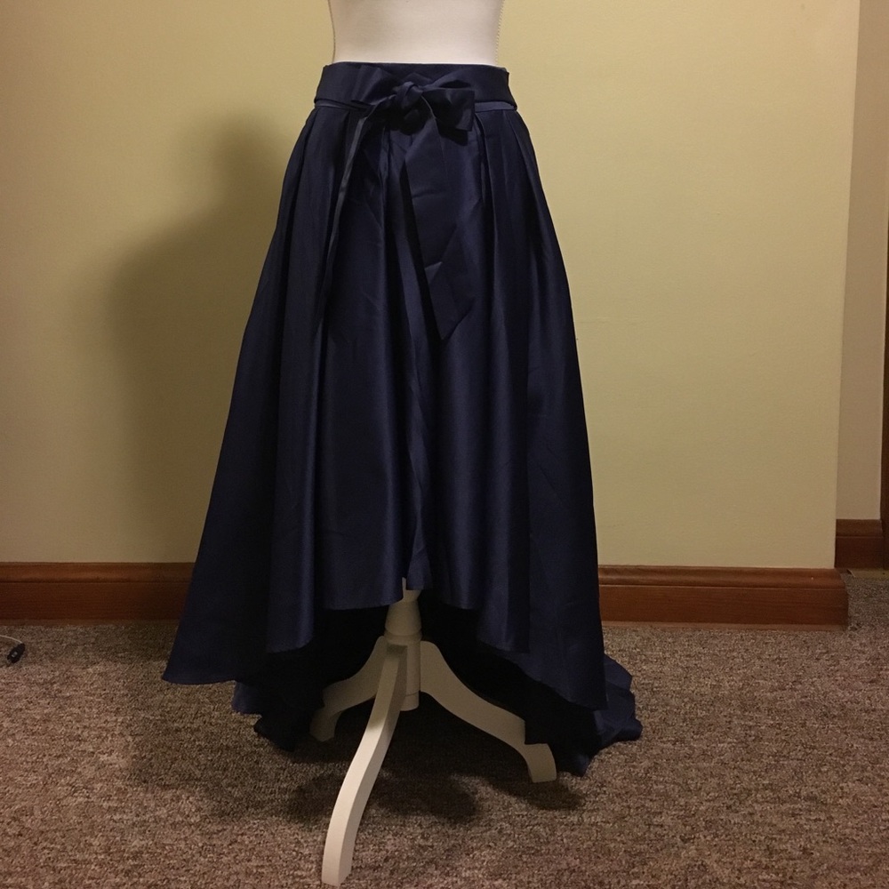Gracia High-Low Navy Blue Skirt